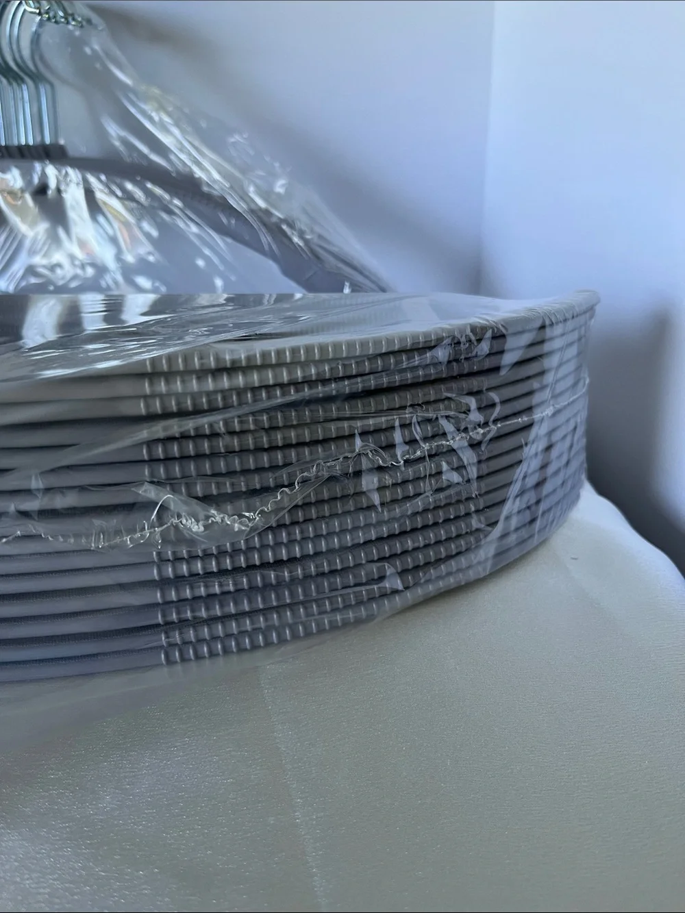 Plastic Hangers (Set of 25) - Grey - NO SHOULDER BUMP and NON SLIP - Picture 2 of 8
